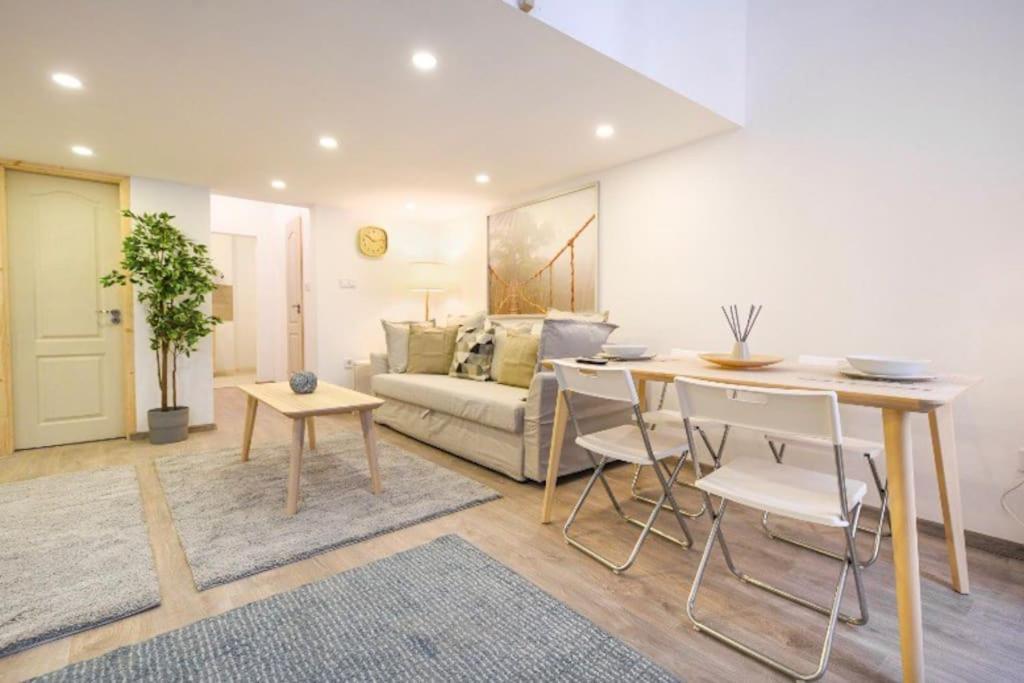 2 Bedroom Flat In Nyar Str., Boutique 부다페스트 외부 사진