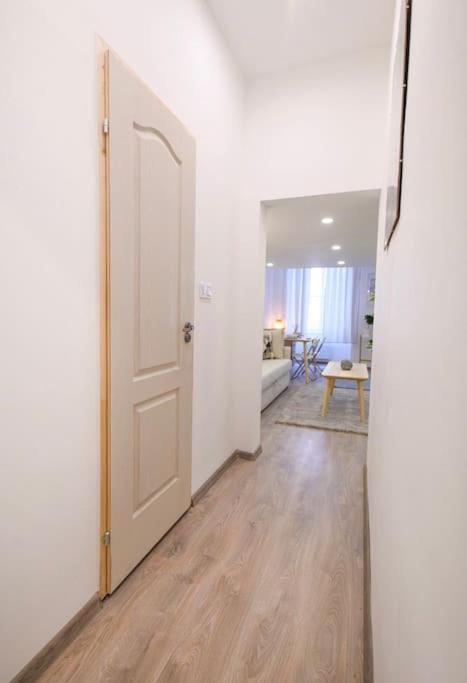 2 Bedroom Flat In Nyar Str., Boutique 부다페스트 외부 사진